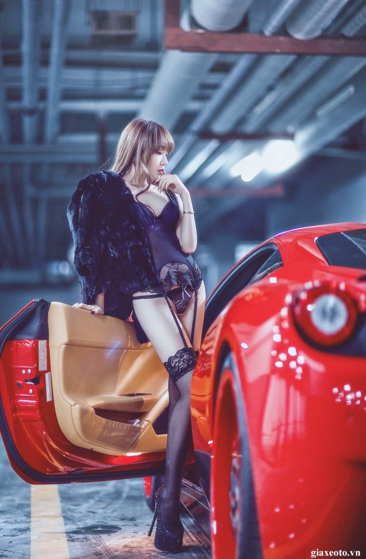 nguoi-mau-va-xe-ferrari12