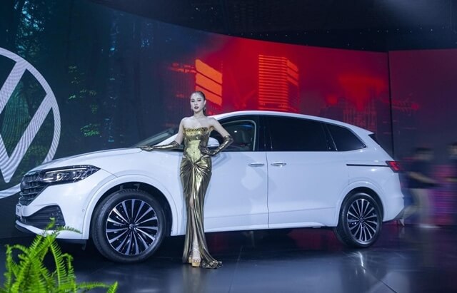 VinFast Ra Mắt Mẫu Xe Limo Green Với Kiến Trúc Điện - Điện Tử Zonal E/E