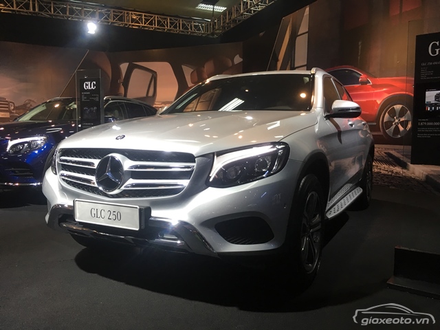 Mercedes GLC 250 4Matic 2021: khuyến mãi, giá lăn bánh (02/2023)