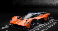 Chi tiết siêu xe Aston Martin Valkyrie 2024 kèm giá bán (10/2025)