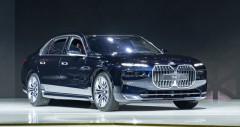 Chi tiết BMW 740i 2023 kèm giá lăn bánh (10/2025)