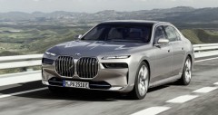 BMW i7 xDrive60 2024: Giá lăn bánh, TSKT và đánh giá (10/2025)