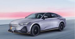 Chi tiết Changan UNI-V 2024 kèm giá bán (10/2025)