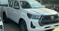 Giá xe Toyota Hilux 2025 lăn bánh và ưu đãi (10/2025)