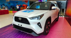 Toyota Yaris Cross 2025: đánh giá xe, thông số, giá lăn bánh (10/2025)