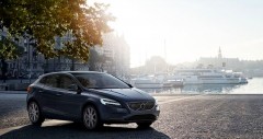 Chi tiết Volvo V40 2023 kèm giá bán (10/2025)