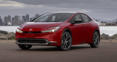 Đánh giá Toyota Prius 2025: vẫn là huyền thoại Hybrid