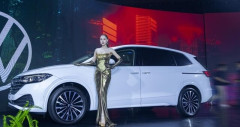 Giá xe Volkswagen Viloran 2025 lăn bánh và ưu đãi (10/2025)