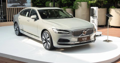 Giá xe Volvo S90 Recharge 2025 lăn bánh và ưu đãi (10/2025)
