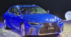 Chi tiết Lexus IS300h 2025 kèm giá bán (11/2025)