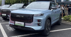 Mẫu C-SUV Jaecoo J7 PHEV 2025 có gì đặc sắc?