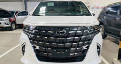 Giá xe Toyota Alphard 2025 lăn bánh và ưu đãi (10/2025)