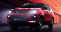 Chi tiết Toyota Fortuner 2023 kèm giá bán (11/2025)