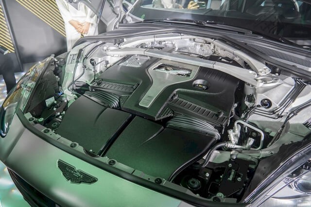 Aston-Martin-DBX707-dong-co