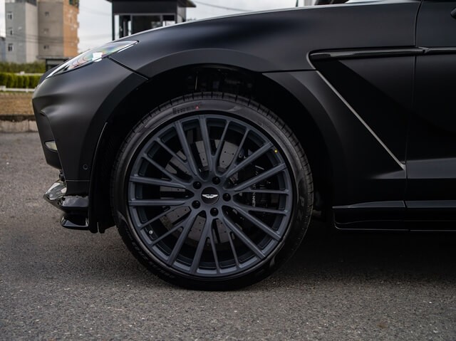 Aston-Martin-DBX707-la-zang