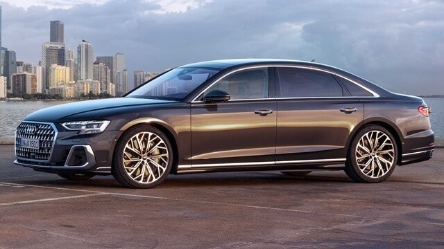 Audi-A8-2022-duoi-xe