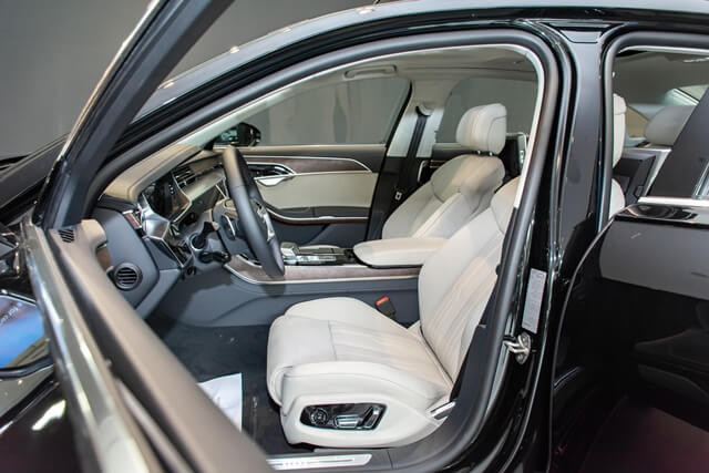 Audi-A8L-ghe-ngoi-khoang-lai