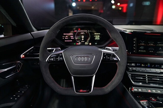 Audi-E-Tron-GT-vo-lang