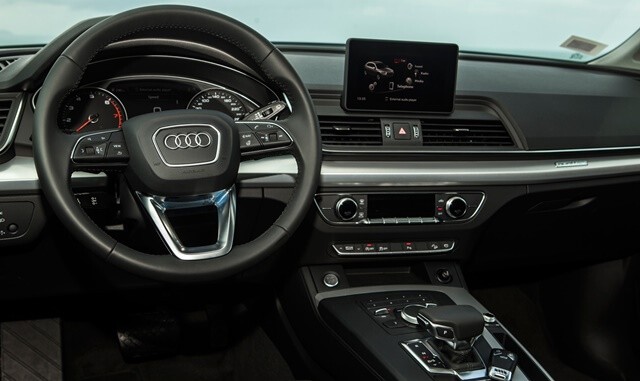 Audi-Q5-2018-khoang-lai