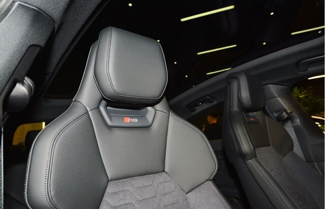 Audi-RS-E-Tron-GT-ghe-ngoi