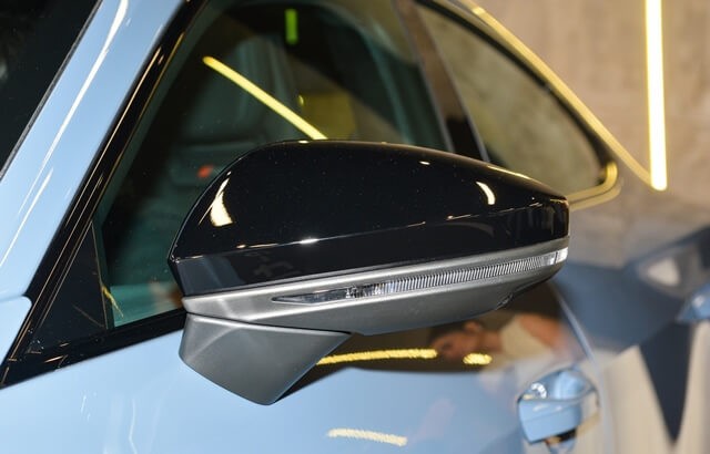 Audi-RS-E-Tron-GT-guong-chieu-ben-ngoai