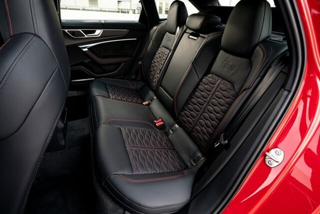 Audi-RS6-Avant-2021-xe-phía sau