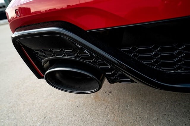 Audi-RS6-Avant-2021-ong-xa