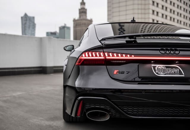 Audi-RS7-2021-ong-go