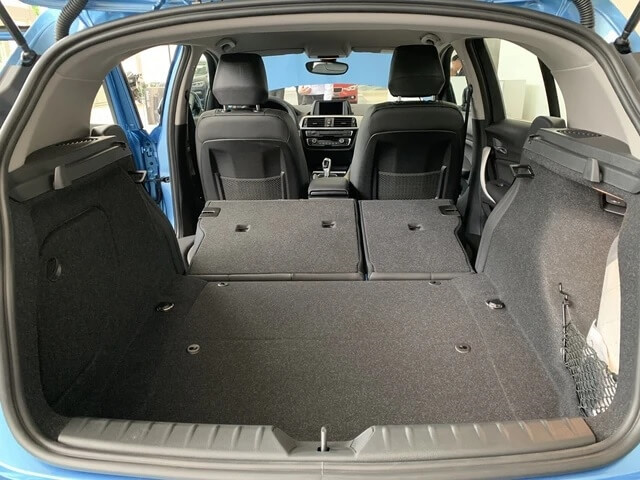 BMW-118i-khoang-hanh-ly