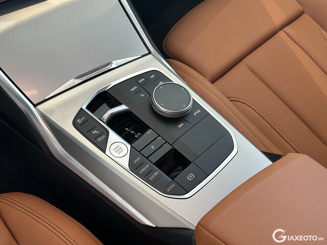 BMW-320i-trung-tam-dieu-khien