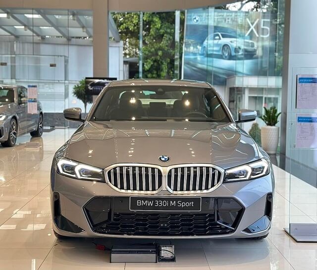BMW-330i-M-Sport-dau-xe