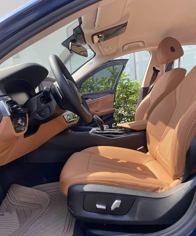 BMW-520i-khong-gian-khoang-lai