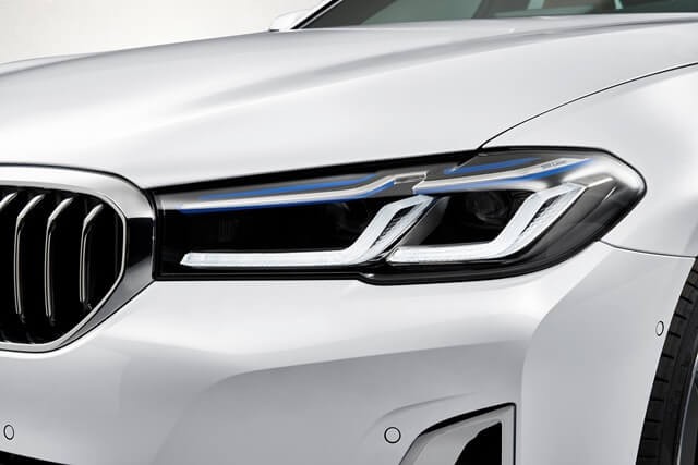 BMW-530i-den-xe
