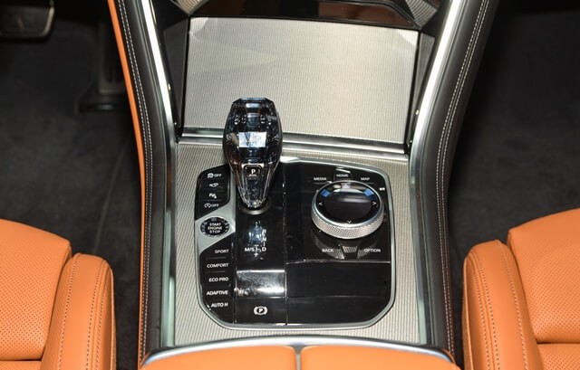 BMW-840i-Gran-Coupe-trung-tam-dieu-khien
