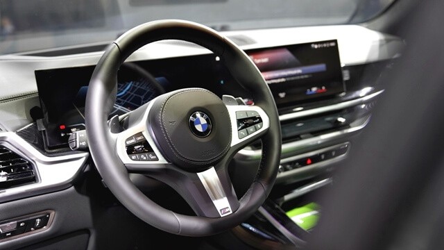 BMW-840i-Gran-Coupe-vo-lang