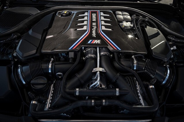 BMW-M5-CS-dong-co