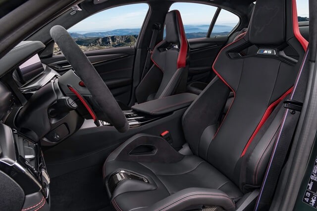 BMW-M5-CS-khoang-lai