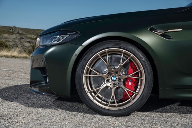 BMW-M5-CS-la-zang