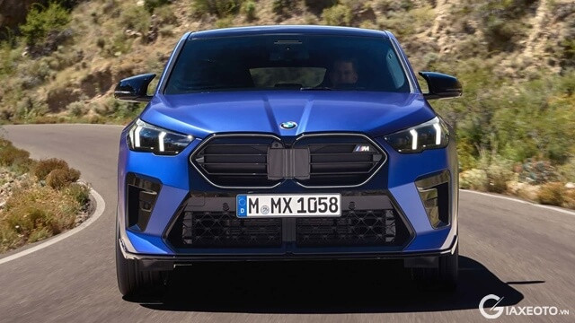 BMW-X2-the-he-thu-2-phan-dau-xe