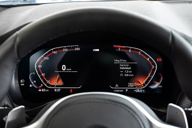 BMW-X4-bang-dong-ho-ky-thuat-so