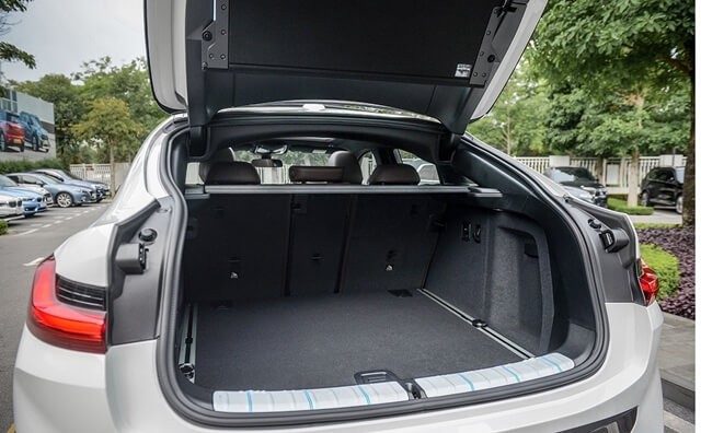 BMW-X4-khoang-hanh-ly