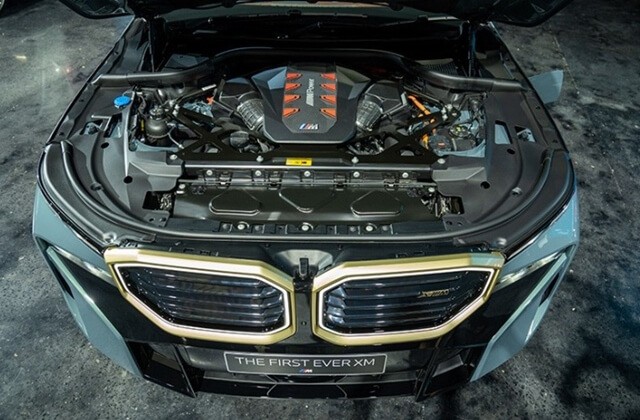 BMW-XM-dong-co
