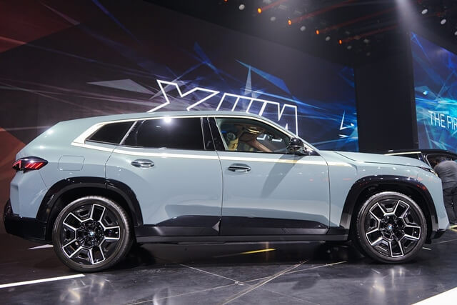 BMW-XM-than-xe