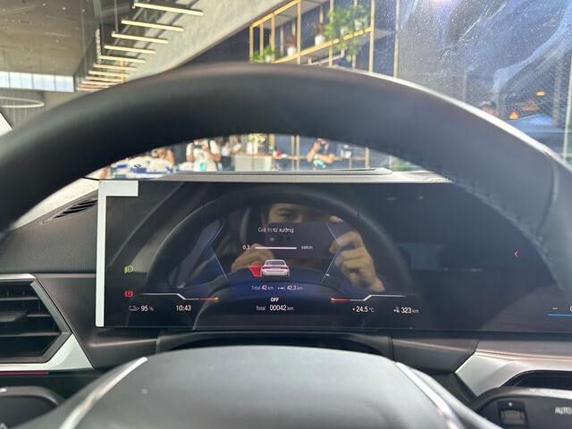 BMW-i4-eDrive-40-bang-dong-ho