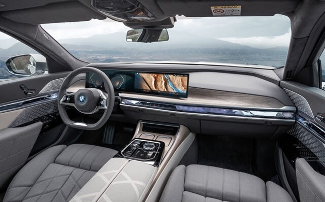 BMW-i7-xDrive60-noi-that-khoang-lai
