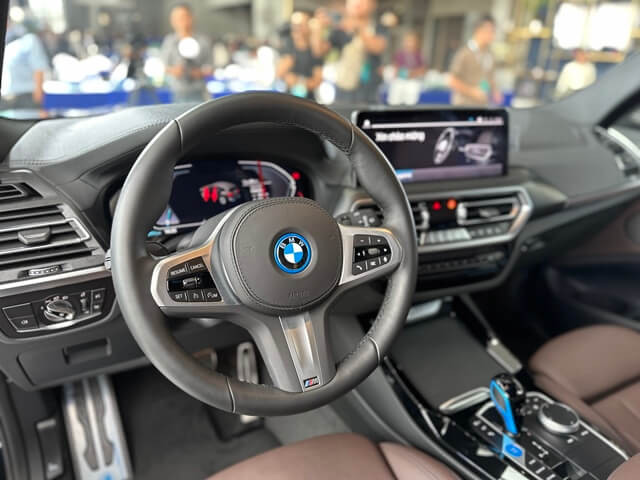 BMW-iX3-vo-lang