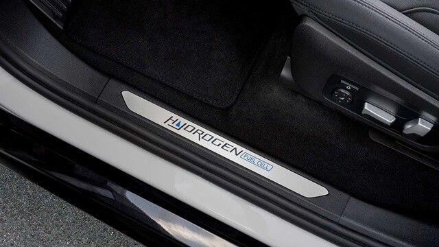 BMW-iX5-Hydrogen-bac-len-xuong