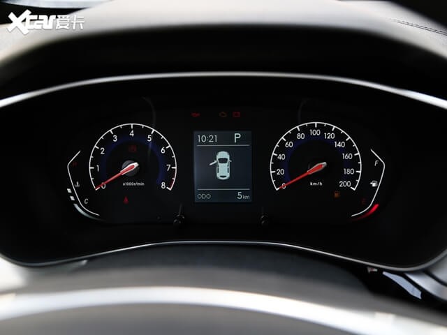 Baic-Beijing-X3-dong-ho-ky-thuat-so