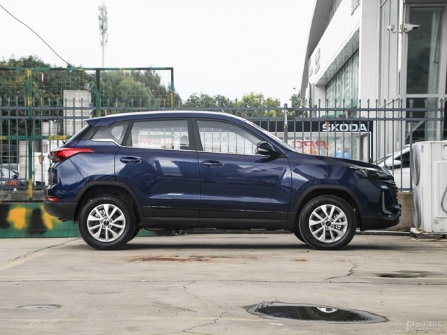 Baic-Beijing-X3-phan-than-xe
