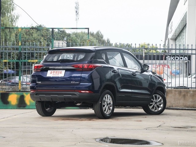 Baic-Beijing-X3-thiet-ke-hong-xe